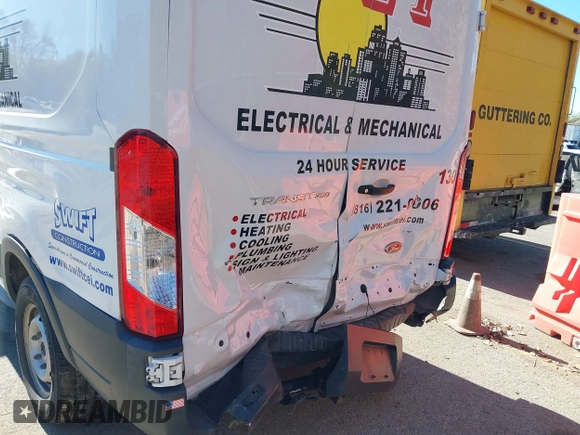 2018 Ford Transit with VIN 1FTYR1CM2JKB28906, listed as a IAAI auction lot 40822222 with 130,094 mi miles and . Bid and sale history available at DreamBid. Image 6.