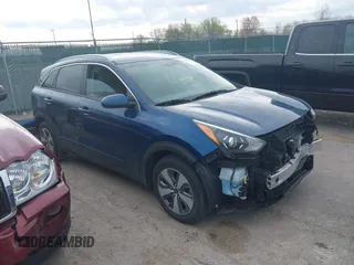 2022 Kia Niro LX with VIN KNDCB3LCXN5512079, listed as a IAAI auction lot 42090560 with 36,552 mi miles. Bid and sale history available at carsss.com. Image 1.