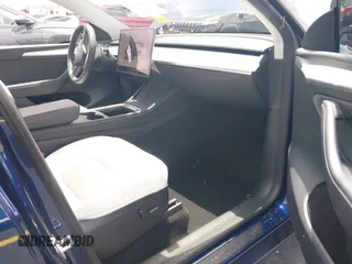 2024 Tesla Model Y с VIN 7SAYGDED8RF015882, выставлен на аукционе IAAI как лот 42202963 с пробегом 10 597 миль миль и . История ставок и продаж доступна на DreamBid. Изображение 5.
