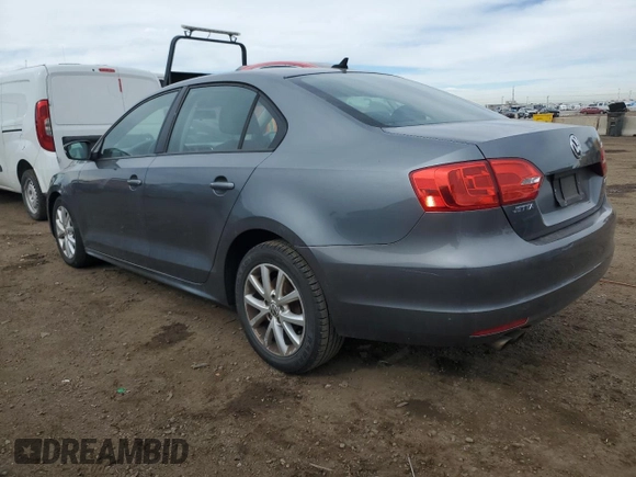 2011 Volkswagen Jetta SE z VIN 3VWDZ7AJ1BM348118, wystawiony jako Copart lot #45446685 z przebiegiem 121 414 mil mil oraz Szkoda całkowita • Salvage title. Historia ofert i sprzedaży dostępna na DreamBid. Obrazek 2.