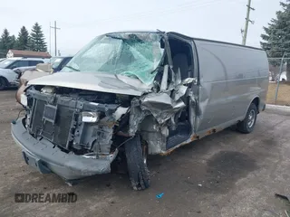 2002 GMC Savana z VIN 1GTHG39R121203395, wystawiony jako IAAI lot #41739349 z przebiegiem 140 692 mil mil oraz . Historia ofert i sprzedaży dostępna na DreamBid. Obrazek 18.