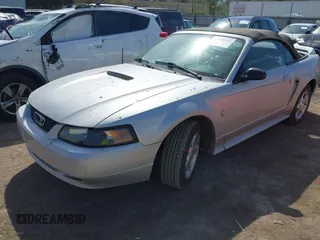 2001 Ford Mustang Deluxe with VIN 1FAFP444X1F141737, listed as a IAAI auction lot 41900152 with 132,080 mi miles. Bid and sale history available at carsss.com. Image 2.