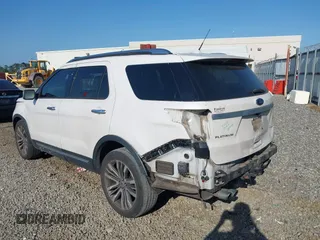 2019 Ford Explorer Platinum z VIN 1FM5K8HT5KGA58043, wystawiony jako IAAI lot #42150621 z przebiegiem 173 868 mil mil oraz . Historia ofert i sprzedaży dostępna na DreamBid. Obrazek 6.