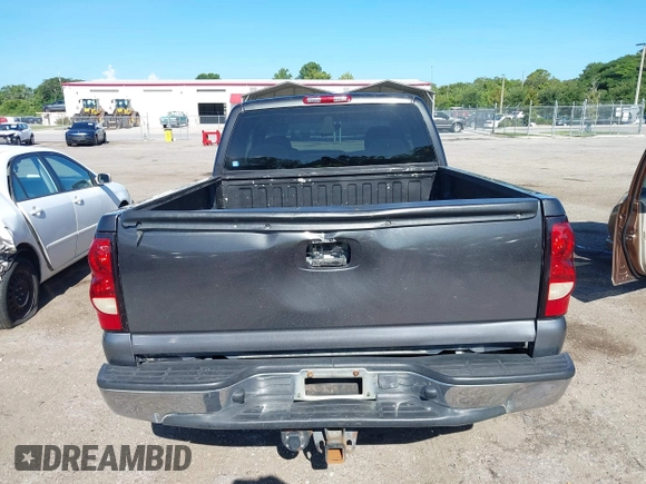 2005 Chevrolet Silverado 1500 LS with VIN 1GCEC19Z45Z212469, listed as a IAAI auction lot 42471142 with 171,228 mi miles and . Bid and sale history available at DreamBid. Image 17.