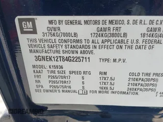2004 Chevrolet Avalanche Z71 with VIN 3GNEK12T84G225711, listed as a IAAI auction lot 42051081 with 204,049 mi miles. Bid and sale history available at carsss.com. Image 9.