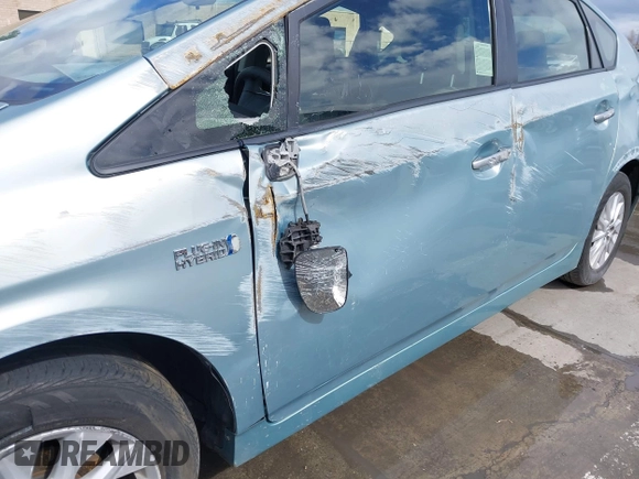 2014 Toyota Prius z VIN JTDKN3DP0E3054990, wystawiony jako IAAI lot #41816522 z przebiegiem 131 239 mil mil oraz . Historia ofert i sprzedaży dostępna na DreamBid. Obrazek 6.
