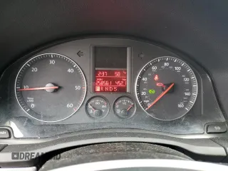 2006 Volkswagen Jetta 1.9L TDI z VIN 3VWST71K76M714347, wystawiony jako Copart lot #57715295 z przebiegiem 258 561 mil mil oraz Czysty tytuł • Clean title. Historia ofert i sprzedaży dostępna na DreamBid. Obrazek 9.