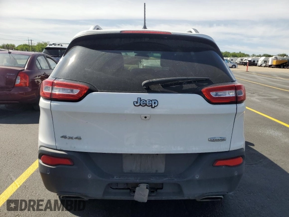2017 Jeep Cherokee Latitude z VIN 1C4PJMCS1HW524864, wystawiony jako Copart lot #58500325 z przebiegiem 174 145 mil mil oraz Szkoda całkowita • Salvage title. Historia ofert i sprzedaży dostępna na DreamBid. Obrazek 6.
