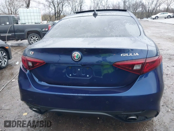 2019 Alfa Romeo Giulia Ti z VIN ZARFANBN8K7601203, wystawiony jako IAAI lot #41206418 z przebiegiem 4 000 mil mil oraz . Historia ofert i sprzedaży dostępna na DreamBid. Obrazek 17.