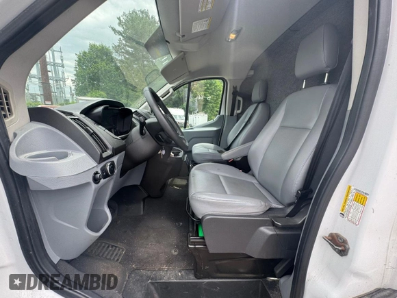 2015 Ford Transit z VIN 1FTNR1ZV2FKA67471, wystawiony jako Copart lot #59315505 z przebiegiem 143 167 mil mil oraz Czysty tytuł • Clean title. Historia ofert i sprzedaży dostępna na DreamBid. Obrazek 5.