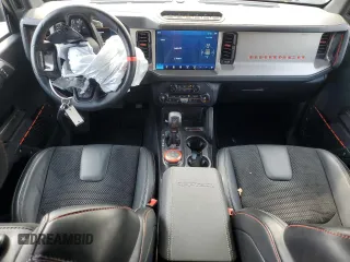 2023 Ford Bronco Raptor с VIN 1FMEE5JR6PLB79862, выставлен на аукционе Copart как лот 59628905 с пробегом 5 382 миль миль и Списание • Salvage title. История ставок и продаж доступна на DreamBid. Изображение 8.