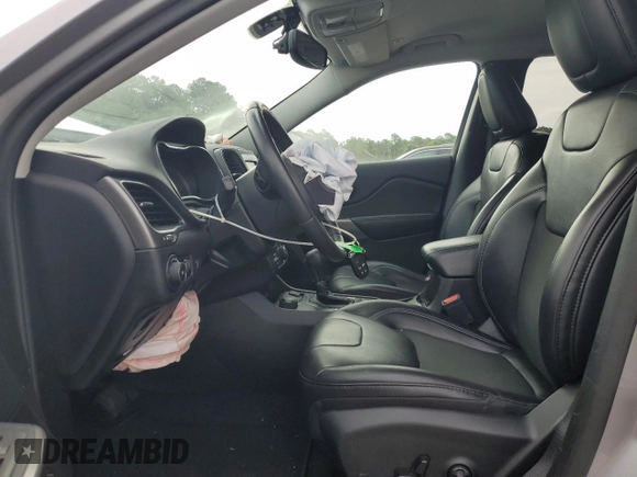 2019 Jeep Cherokee Latitude Plus with VIN 1C4PJMLB2KD260704, listed as a Copart auction lot 60077625 with 82,105 mi miles and Salvage title. Bid and sale history available at DreamBid. Image 7.