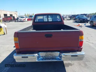 1988 Toyota Pickup с VIN JT4RN50A6J5133493, выставлен на аукционе IAAI как лот 40299081 с пробегом 105 705 миль миль и . История ставок и продаж доступна на DreamBid. Изображение 15.