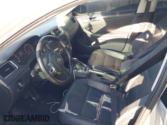 2011 Volkswagen Jetta SE with VIN 3VWDX7AJXBM346566, listed as a IAAI auction lot 41753411 with 181,389 mi miles and . Bid and sale history available at DreamBid. Image 6.