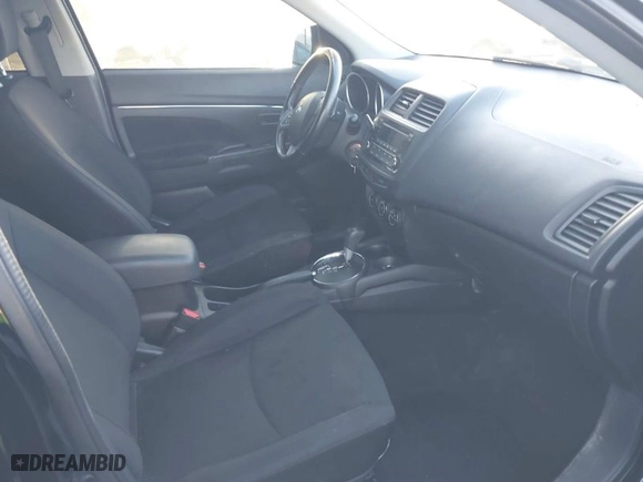 2015 Mitsubishi Outlander Sport ES with VIN 4A4AP3AU8FE059529, listed as a IAAI auction lot 41760975 with 110,977 mi miles. Bid and sale history available at carsss.com. Image 5.