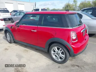 2012 MINI Hardtop с VIN WMWSU3C53CT539928, выставлен на аукционе IAAI как лот 42060966 с пробегом 147 343 миль миль и . История ставок и продаж доступна на DreamBid. Изображение 3.