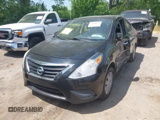 2016 Nissan Versa SV z VIN 3N1CN7AP1GL858032, wystawiony jako IAAI lot #42266679 z przebiegiem 137 097 mil mil oraz . Historia ofert i sprzedaży dostępna na DreamBid. Obrazek 2.
