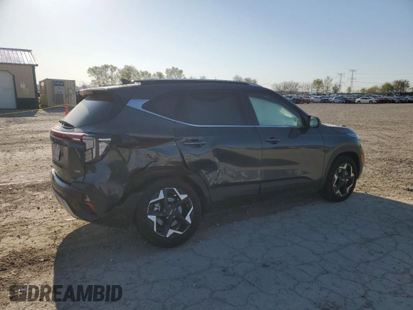 2024 Kia Seltos EX z VIN KNDERCAA4R7621296, wystawiony jako Copart lot #53331945 z przebiegiem 16 195 mil mil oraz Szkoda całkowita • Salvage title. Historia ofert i sprzedaży dostępna na DreamBid. Obrazek 3.