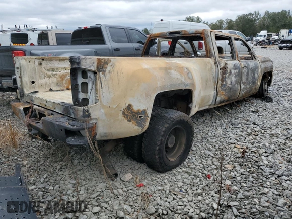 2015 GMC Sierra 3500HD Denali z VIN 1GT424E85FF133280, wystawiony jako Copart lot #79125844 z przebiegiem Nie podano mil oraz Nie do naprawy • Non repairable. Historia ofert i sprzedaży dostępna na DreamBid. Obrazek 3.