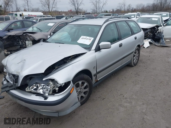 2000 Volvo V40 с VIN YV1VW2554YF430377, выставлен на аукционе IAAI как лот 40954938 с пробегом 117 378 миль миль и . История ставок и продаж доступна на DreamBid. Изображение 2.