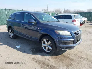 2014 Audi Q7 3.0T S line Prestige with VIN WA1DGAFE3ED010425, listed as a IAAI auction lot 41523192 with 172,671 mi miles. Bid and sale history available at carsss.com. Image 1.