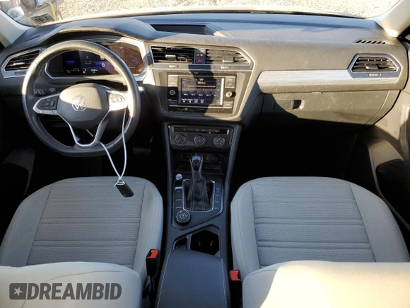 2022 Volkswagen Tiguan S with VIN 3VV0B7AX2NM043145, listed as a Copart auction lot 80870404 with 22,284 mi miles and Salvage Title. Bid and sale history available at carsss.com. Image 8.