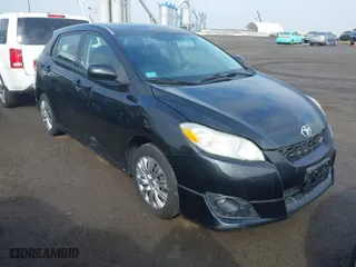 2009 Toyota Matrix S with VIN 2T1LE40EX9C009728, listed as a IAAI auction lot 41906228 with 140,859 mi miles. Bid and sale history available at carsss.com. Image 1.