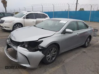 2015 Toyota Camry XLE z VIN 4T1BF1FK2FU484448, wystawiony jako IAAI lot #41798583 z przebiegiem 84 985 mil mil oraz . Historia ofert i sprzedaży dostępna na DreamBid. Obrazek 2.
