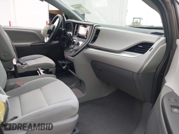 2020 Toyota Sienna LE Auto Access Seat with VIN 5TDKZ3DC6LS083567, listed as a IAAI auction lot 42401163 with 82,266 mi miles and . Bid and sale history available at DreamBid. Image 5.