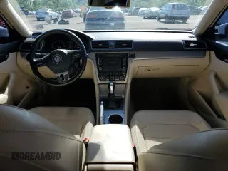 2014 Volkswagen Passat SE z VIN 1VWBN7A30EC022997, wystawiony jako Copart lot #57582285 z przebiegiem 94 920 mil mil oraz Szkoda całkowita • Salvage title. Historia ofert i sprzedaży dostępna na DreamBid. Obrazek 8.