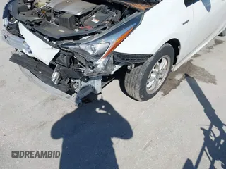 2017 Toyota Prius Two z VIN JTDKARFU0H3043350, wystawiony jako IAAI lot #41707190 z przebiegiem 145 542 mil mil oraz . Historia ofert i sprzedaży dostępna na DreamBid. Obrazek 6.