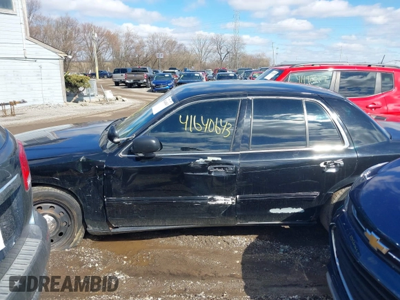 2009 Ford Police Interceptor with VIN 2FAHP71V59X110550, listed as a IAAI auction lot 41640643 with 184,461 mi miles and . Bid and sale history available at DreamBid. Image 14.