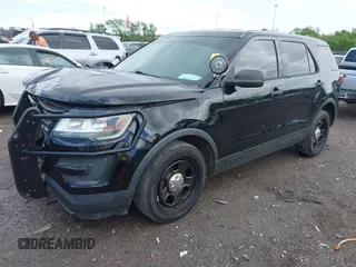 2016 Ford Police Interceptor Utility z VIN 1FM5K8AR8GGC35822, wystawiony jako IAAI lot #42091991 z przebiegiem 221 812 mil mil oraz . Historia ofert i sprzedaży dostępna na DreamBid. Obrazek 17.