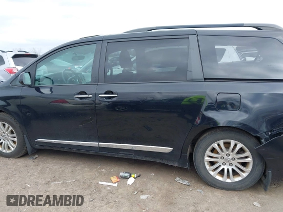 2016 Toyota Sienna XLE with VIN 5TDYK3DC8GS718289, listed as a IAAI auction lot 41774375 with 154,067 mi miles. Bid and sale history available at carsss.com. Image 15.