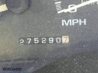 1997 Chevrolet Suburban with VIN 3GNFK16R6VG186072, listed as a IAAI auction lot 41373166 with 275,290 mi miles. Bid and sale history available at carsss.com. Image 7.