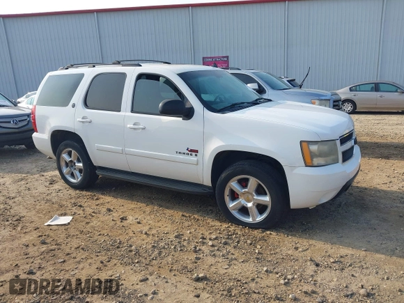 2008 Chevrolet Tahoe 3LT z VIN 1GNFC13068R119950, wystawiony jako IAAI lot #42410879 z przebiegiem 230 254 mil mil oraz . Historia ofert i sprzedaży dostępna na DreamBid. Obrazek 1.