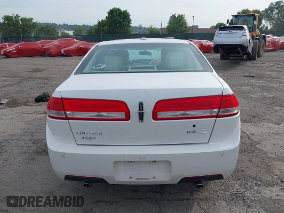 2012 Lincoln MKZ with VIN 3LNHL2GC8CR803337, listed as a IAAI auction lot 42338288 with Not provided miles and . Bid and sale history available at DreamBid. Image 17.