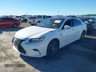 2016 Lexus ES 330 z VIN JTHBK1GG1G2246533, wystawiony jako IAAI lot #41056018 z przebiegiem 66 018 mil mil oraz . Historia ofert i sprzedaży dostępna na DreamBid. Obrazek 2.
