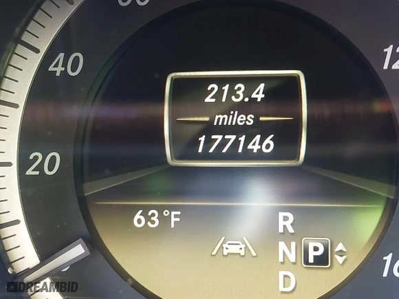 2012 Mercedes-Benz E-Class E 350 Luxury with VIN WDDHF5KB4CA560735, listed as a IAAI auction lot 41987988 with 177,146 mi miles. Bid and sale history available at carsss.com. Image 7.