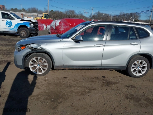 2013 BMW X1 xDrive28i with VIN WBAVL1C57DVR84747, listed as a IAAI auction lot 41273794 with 93,738 mi miles. Bid and sale history available at carsss.com. Image 18.