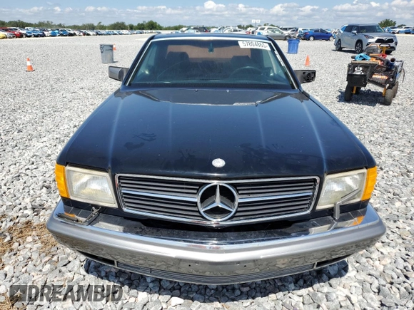 1988 Mercedes-Benz 560 z VIN WDBCA45D3JA417782, wystawiony jako Copart lot #57804865 z przebiegiem 148 888 mil mil oraz Czysty tytuł • Clean title. Historia ofert i sprzedaży dostępna na DreamBid. Obrazek 5.