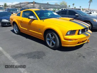 2008 Ford Mustang GT Deluxe with VIN 1ZVHT82H985189609, listed as a IAAI auction lot 42025596 with Not Provided miles and . Bid and sale history available at carsss.com. Image 1.