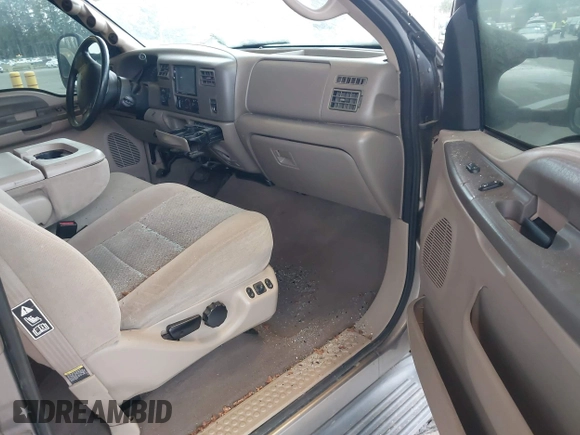 2002 Ford Super Duty F-250 XL with VIN 1FTNW21F92EB00672, listed as a IAAI auction lot 41699748 with 134,137 mi miles. Bid and sale history available at carsss.com. Image 5.