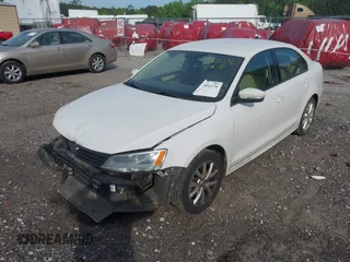 2011 Volkswagen Jetta SE с VIN 3VWDX7AJ1BM349792, выставлен на аукционе IAAI как лот 42081276 с пробегом 219 824 миль миль и . История ставок и продаж доступна на DreamBid. Изображение 18.