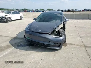 2021 Tesla Model 3 Standard Range Plus z VIN 5YJ3E1EA6MF082796, wystawiony jako Copart lot #53110955 z przebiegiem 92 009 mil mil oraz Szkoda całkowita • Salvage title. Historia ofert i sprzedaży dostępna na DreamBid. Obrazek 11.