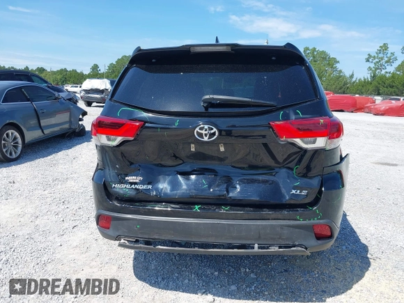 2018 Toyota Highlander SE with VIN 5TDKZRFH3JS549805, listed as a IAAI auction lot 42603465 with 85,547 mi miles and . Bid and sale history available at DreamBid. Image 16.
