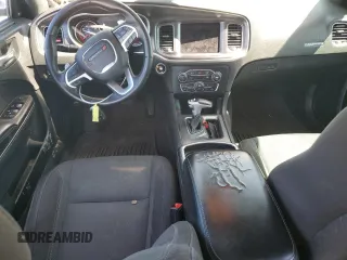 2017 Dodge Charger R/T z VIN 2C3CDXCT7HH667496, wystawiony jako Copart lot #53384005 z przebiegiem 124 093 mil mil oraz Szkoda całkowita • Salvage title. Historia ofert i sprzedaży dostępna na DreamBid. Obrazek 8.