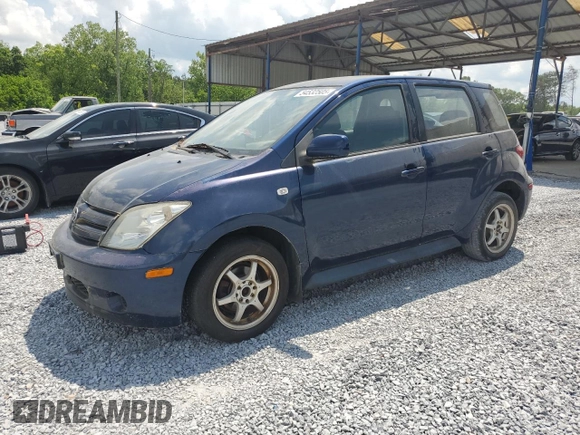 2005 Scion xA z VIN JTKKT624750101782, wystawiony jako Copart lot #54532505 z przebiegiem 180 438 mil mil oraz Czysty tytuł • Clean title. Historia ofert i sprzedaży dostępna na DreamBid. Obrazek 1.