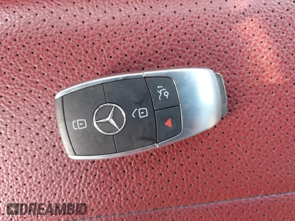 2020 Mercedes-Benz GLC 300 with VIN W1N0G8DB9LF801008, listed as a IAAI auction lot 41916983 with Not provided miles and . Bid and sale history available at DreamBid. Image 11.