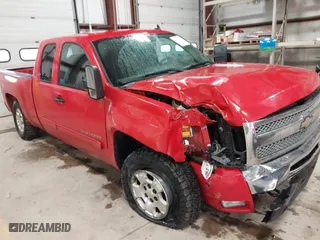 2010 Chevrolet Silverado 1500 LT with VIN 1GCSKSE35AZ214979, listed as a IAAI auction lot 41479224 with 272,254 mi miles. Bid and sale history available at carsss.com. Image 1.
